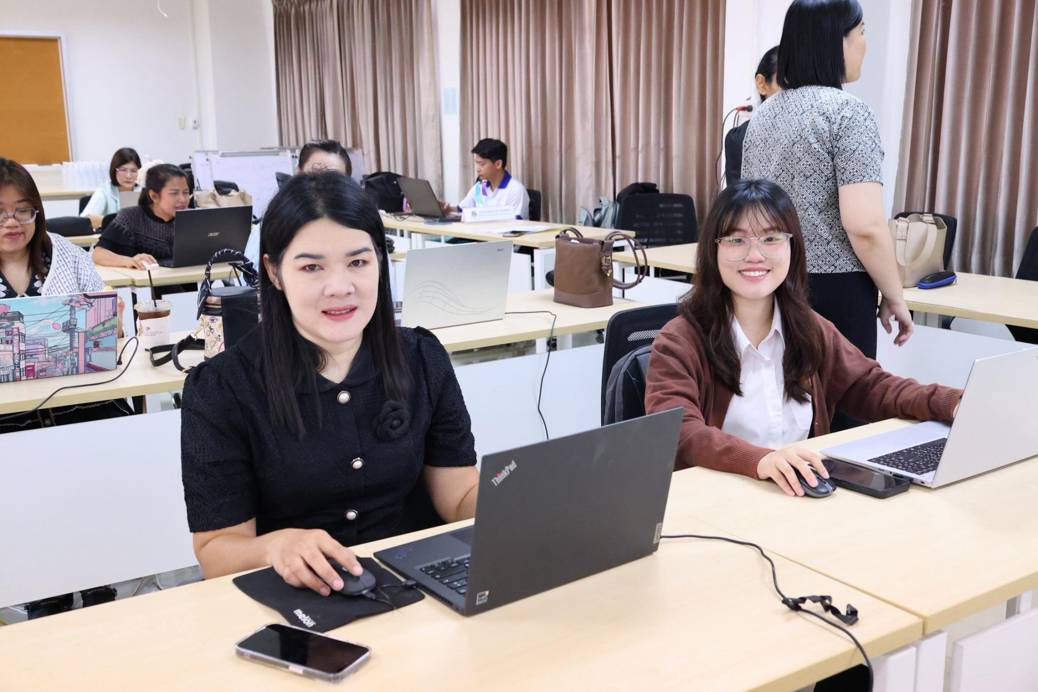 69. โครงการการผลิตสื่อการสอนด้วยนวัตกรรม AI ของครูเพื่อส่งเสริมความคิดสร้างสรรค์สำหรับผู้เรียนในยุคดิจิทัลตามบริบทของโรงเรียน ภายใต้โครงการพัฒนาคุณภาพการศึกษาและการพัฒนาท้องถิ่นโดยมีสถาบันอุดมศึกษาเป็นพี่เลี้ยงเครือข่ายเพื่อการพัฒนาอุดมศึกษา
